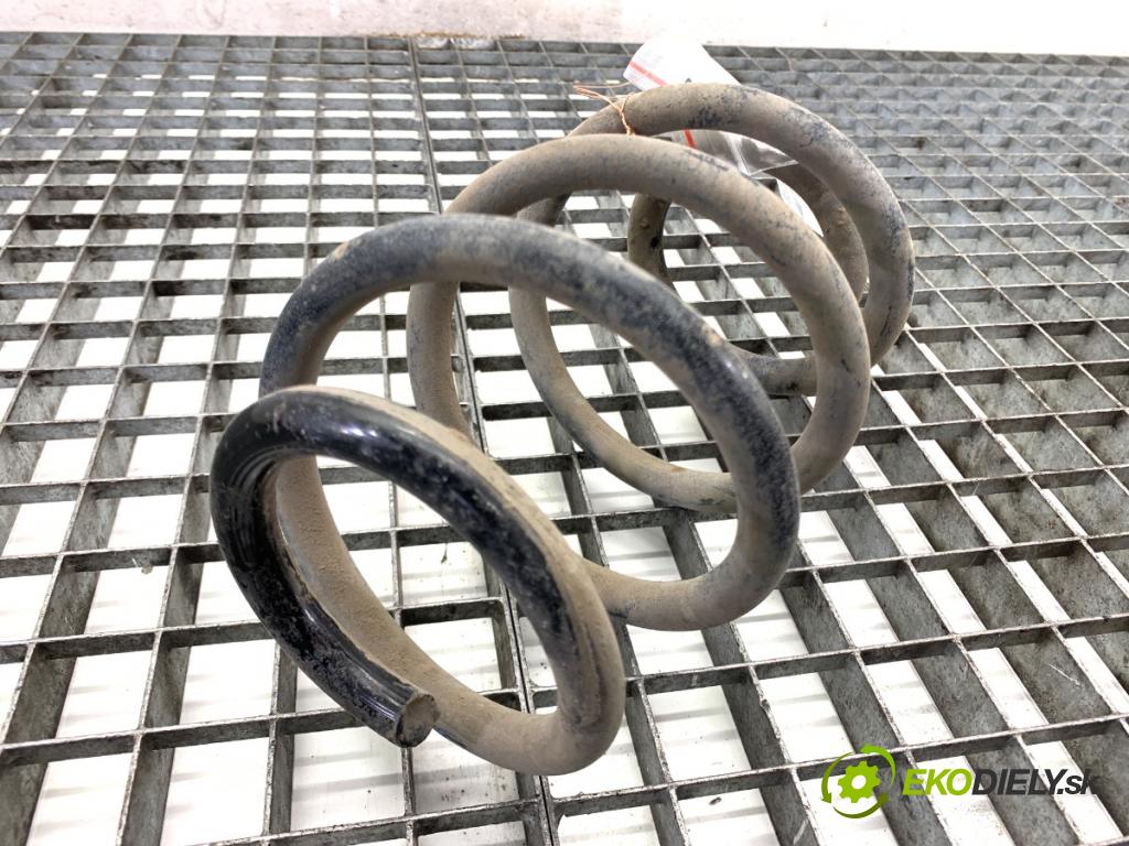 MERCEDES-BENZ CLA coupe coupe 2017 80 kW CLA 180 CDI / d (117.312) 1461 Pružina zad  (Kľučka dverí ostatné)