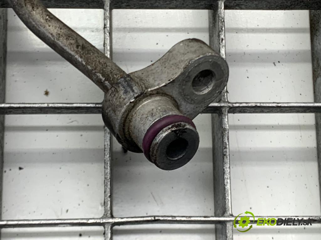 MERCEDES-BENZ CLA coupe coupe 2017 80 kW CLA 180 CDI / d (117.312) 1461 rúrka klimatizace A2468301002 (Trubka klimatizace)