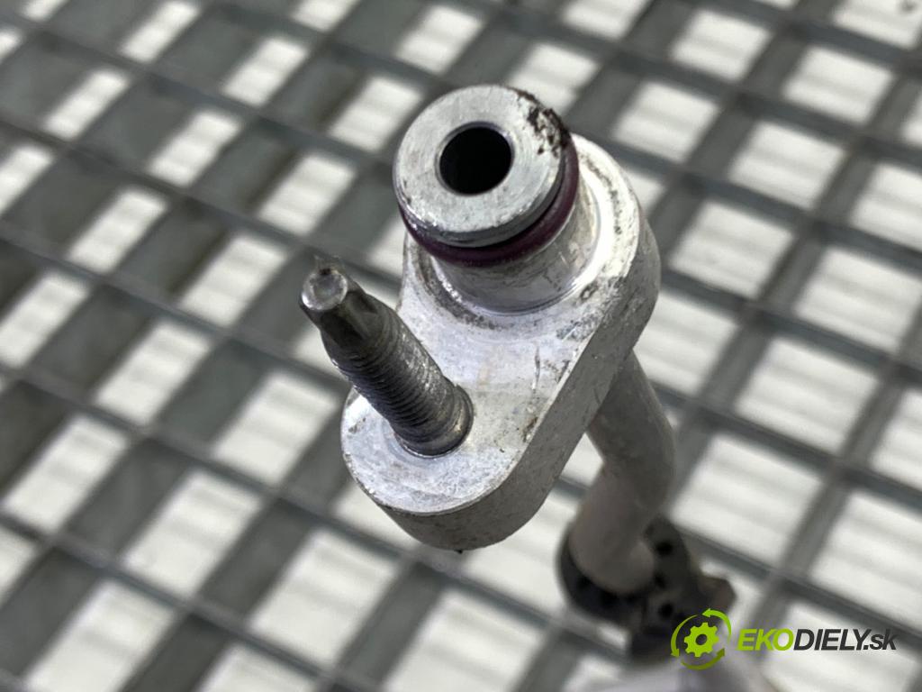 MERCEDES-BENZ CLA coupe coupe 2017 80 kW CLA 180 CDI / d (117.312) 1461 rúrka klimatizace A2468301002 (Trubka klimatizace)