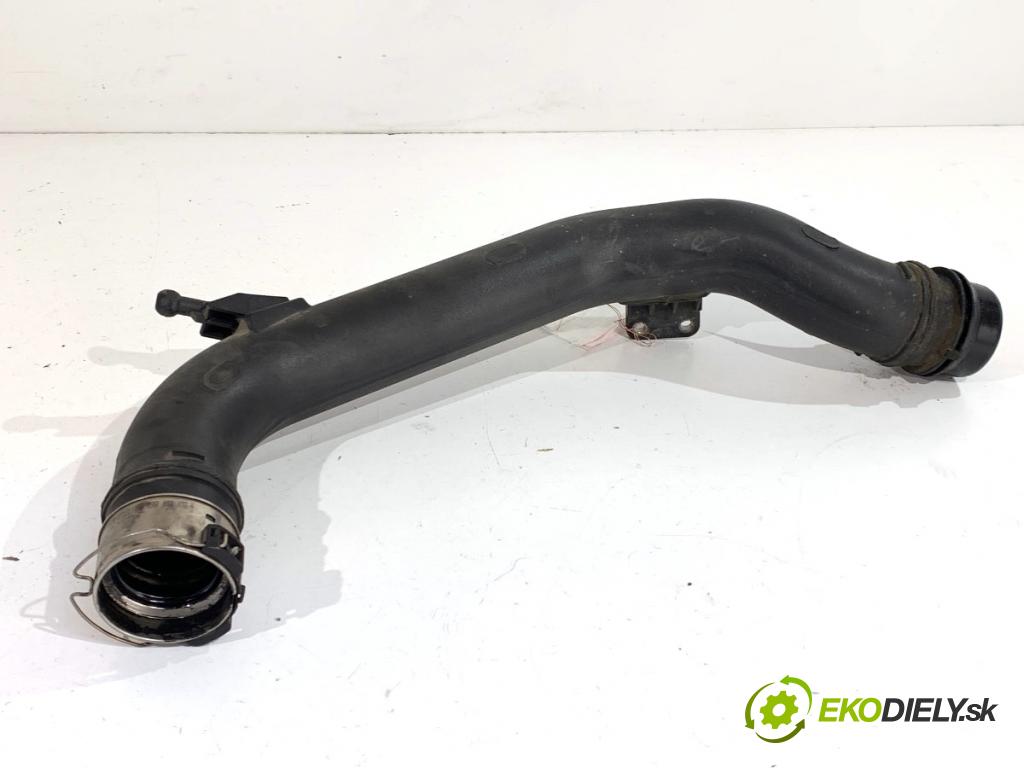 MERCEDES-BENZ CLA coupe coupe 2017 80 kW CLA 180 CDI / d (117.312) 1461 Rúra turba A6070900242