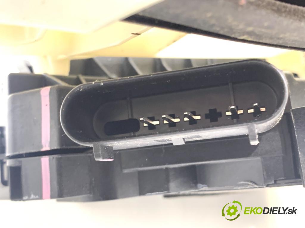 FORD USA ESCAPE III  2017 179 kW 2.0 179 kW [242 KM] 2017 - 2018 1983 zámok dveře pravý zadní část BF6A-F26412-AN