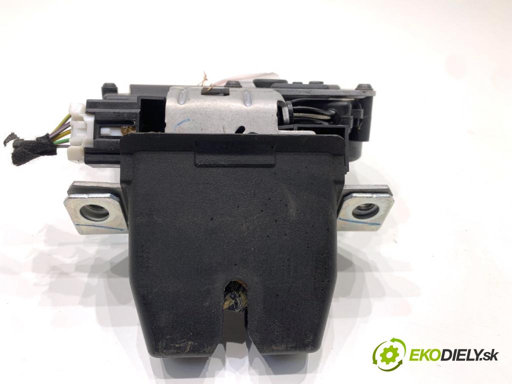 FORD USA ESCAPE III  2017 179 kW 2.0 179 kW [242 KM] 2017 - 2018 1983 zámok dveří zadní část 