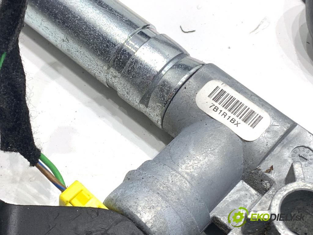 FORD USA ESCAPE III  2017 179 kW 2.0 179 kW [242 KM] 2017 - 2018 1983 držák bezpečnost levý přední část GJ5478612D65