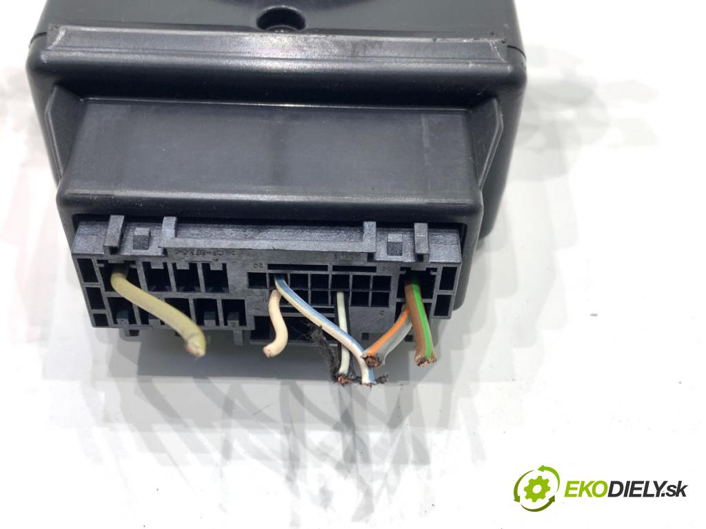 FORD USA ESCAPE III  2017 179 kW 2.0 179 kW [242 KM] 2017 - 2018 1983 modul světel GJ5T-13C148-AD (Řídící jednotka ostatní)