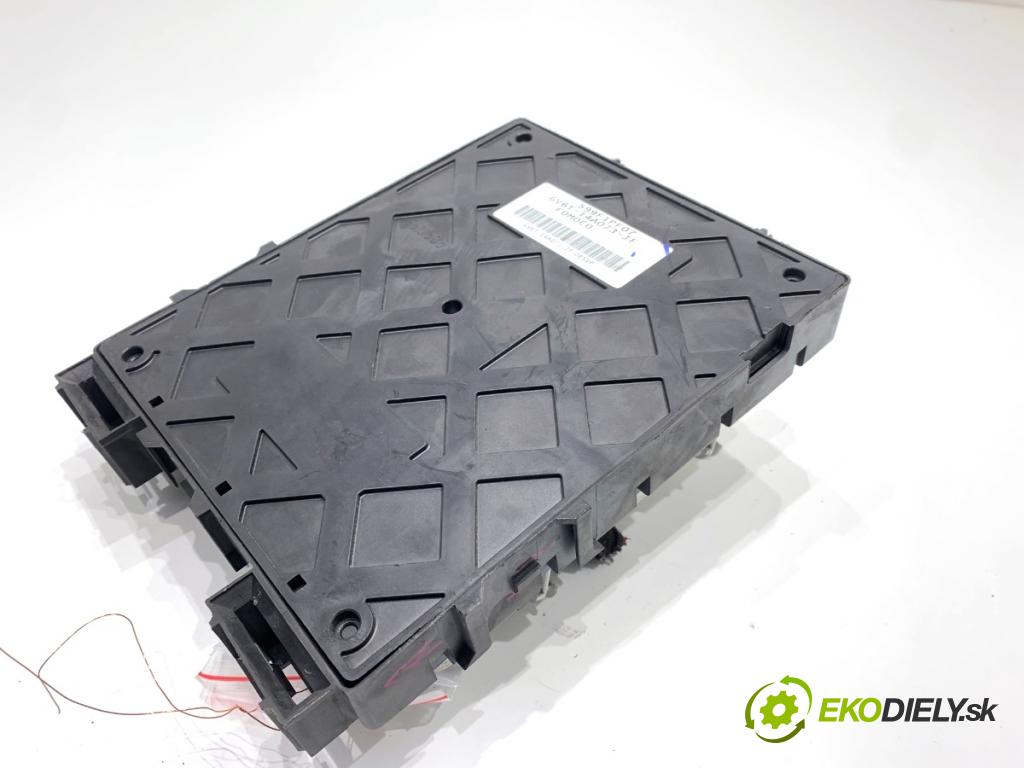 FORD USA ESCAPE III  2017 179 kW 2.0 179 kW [242 KM] 2017 - 2018 1983 modul BSI GV6T-14A073-JF (Pojistková skříňka)