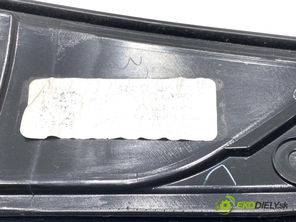 FORD USA ESCAPE III  2017 179 kW 2.0 179 kW [242 KM] 2017 - 2018 1983 světlo levý zadní část GJ54-13405-AG