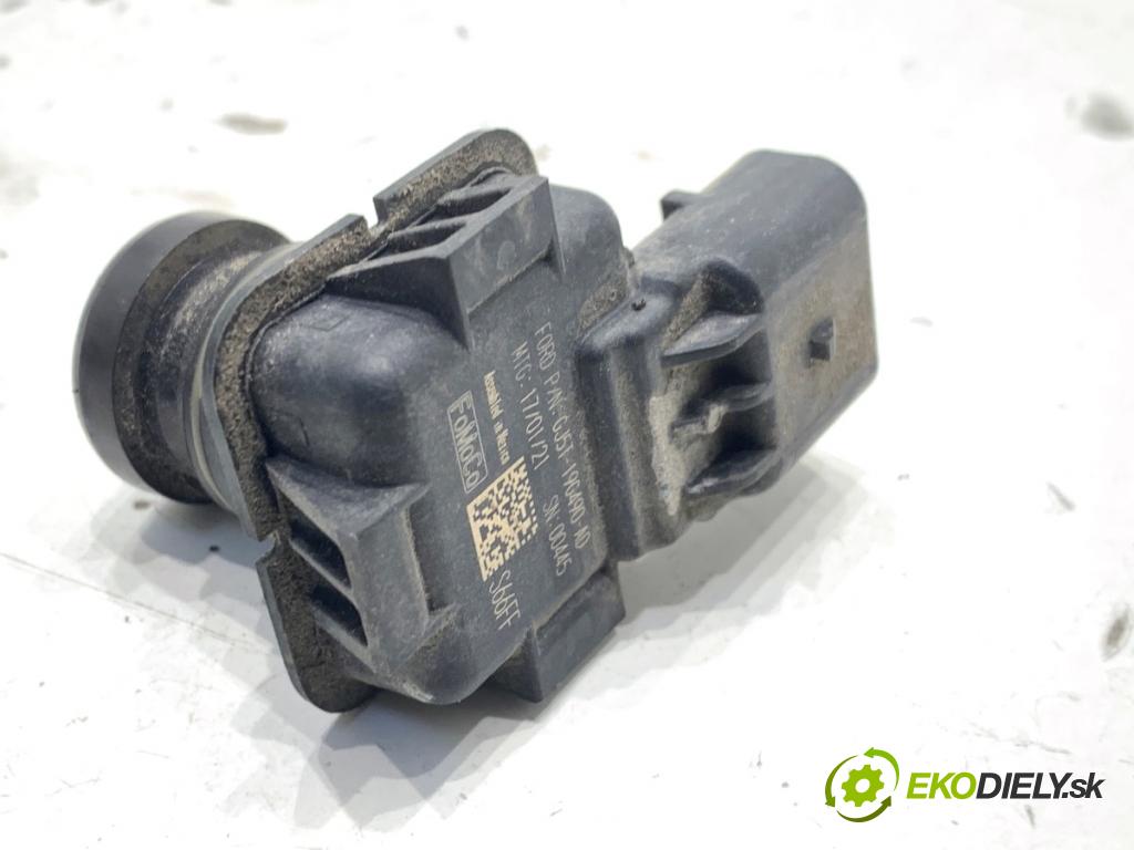 FORD USA ESCAPE III  2017 179 kW 2.0 179 kW [242 KM] 2017 - 2018 1983 KAMERA GJ5T-19G490-AD