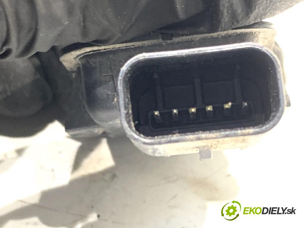 FORD USA ESCAPE III  2017 179 kW 2.0 179 kW [242 KM] 2017 - 2018 1983 KAMERA GJ5T-19G490-AD