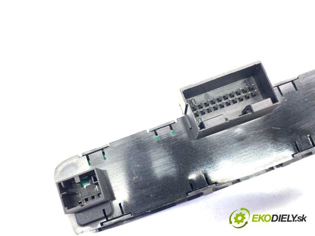 SEAT IBIZA IV coupe 2012 55 kW 1.2 TDI 1199 spínač světel nouzových 6J0927137AB (Páčky pod volantem)