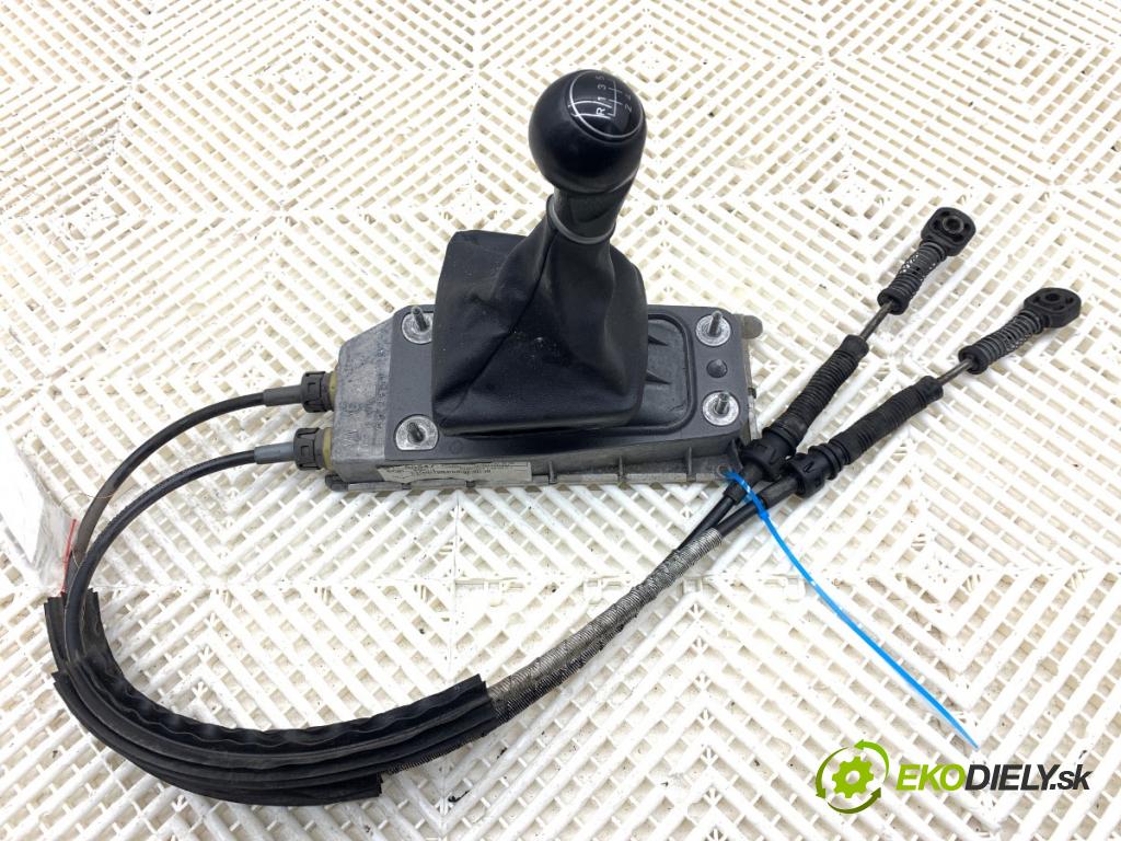 SEAT IBIZA IV coupe 2012 55 kW 1.2 TDI 1199 kulisa 6Q0711049C (Řadicí páka (kulisa) )