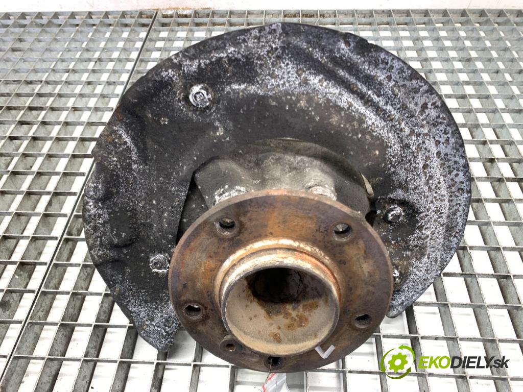 BMW E90 sedan 2005 95 kW 318 i 1995 náboj ľavy predný 