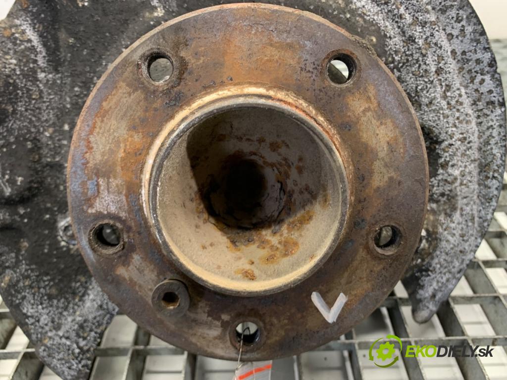 BMW E90 sedan 2005 95 kW 318 i 1995 náboj ľavy predný