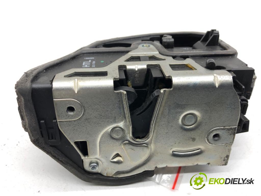 BMW E90 sedan 2005 95 kW 318 i 1995 zámok Dvere ľavy zad 4389475