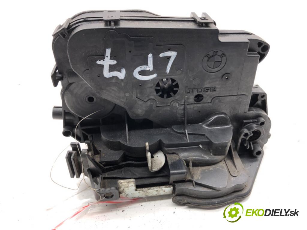 BMW E90 sedan 2005 95 kW 318 i 1995 zámok Dvere ľavy predný 7059967