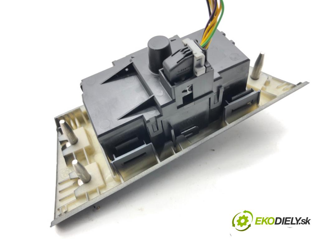 BMW E90 sedan 2005 95 kW 318 i 1995 Spínač svetiel 6938702