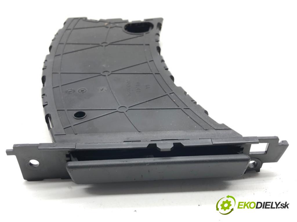 BMW E90 sedan 2005 95 kW 318 i 1995 držák na nápoje 7127406 (Držák nápojů)