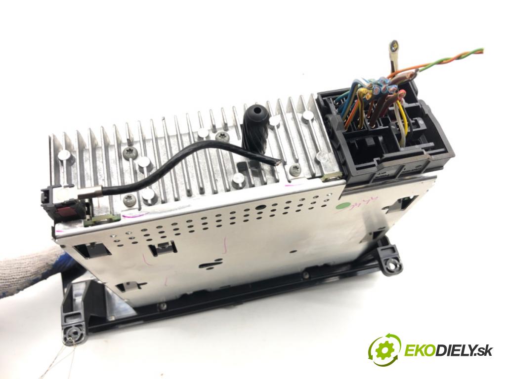 BMW E90 sedan 2005 95 kW 318 i 1995 RADIO 6962296 (Audio zariadenie)