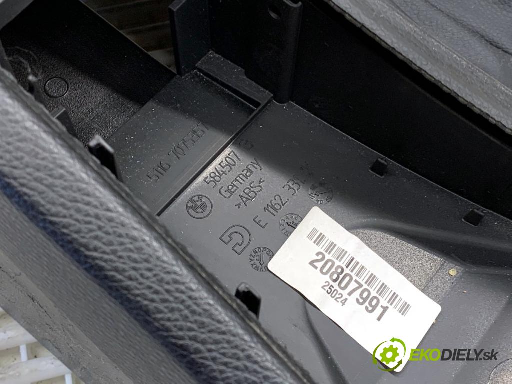 BMW E90 sedan 2005 95 kW 318 i 1995 Tunel stredový opierka
