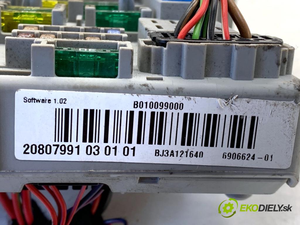 BMW E90 sedan 2005 95 kW 318 i 1995 skříňka poistková 6906624 (Pojistková skříňka)