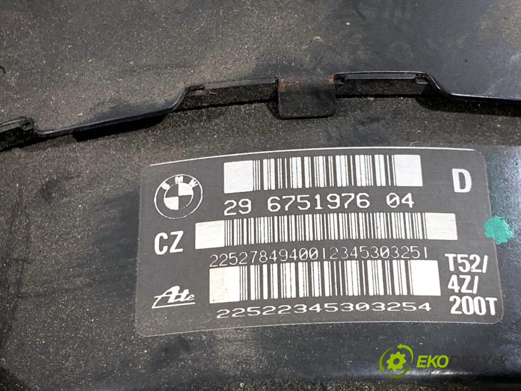 BMW E90 sedan 2005 95 kW 318 i 1995 Posilovač bŕzd 6751976