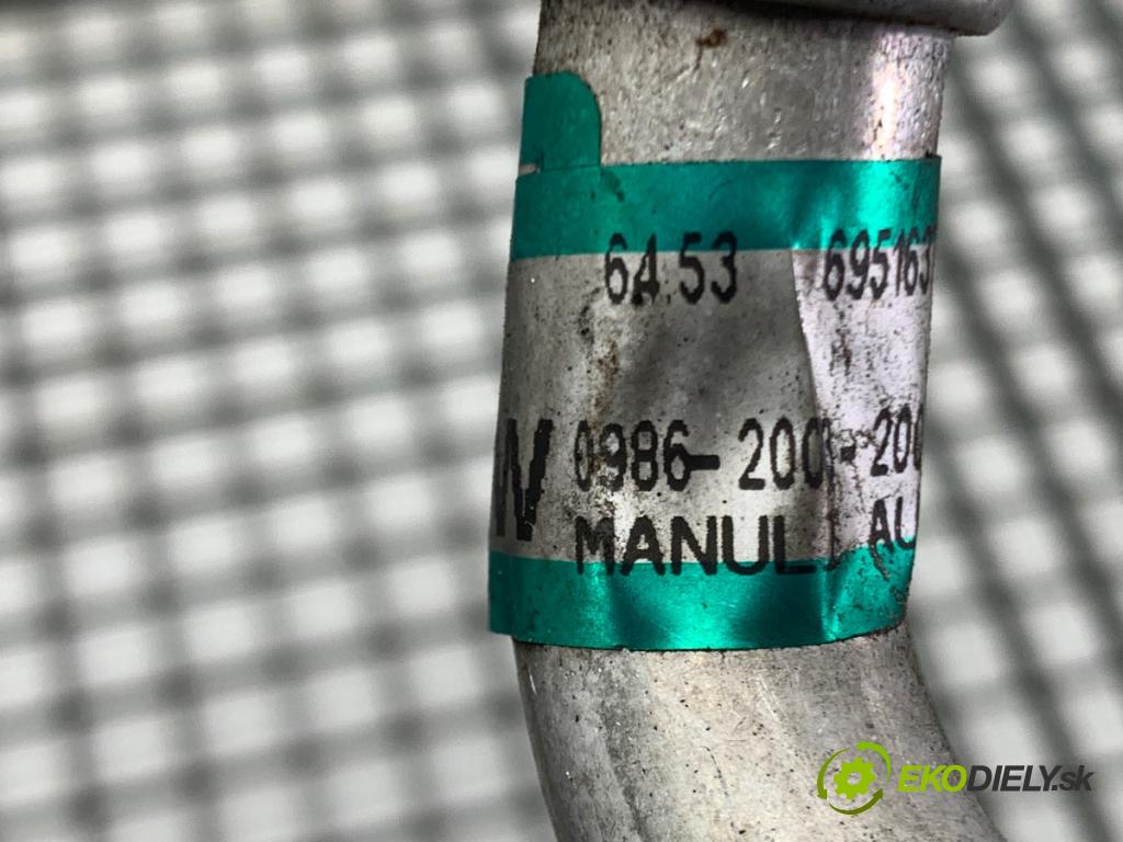 BMW E90 sedan 2005 95 kW 318 i 1995 rúrka klimatizácie 6951637 (Rúrka klimatizácie)