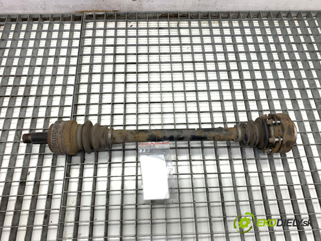 BMW E90 sedan 2005 95 kW 318 i 1995 poloos levý zadní část 7525821