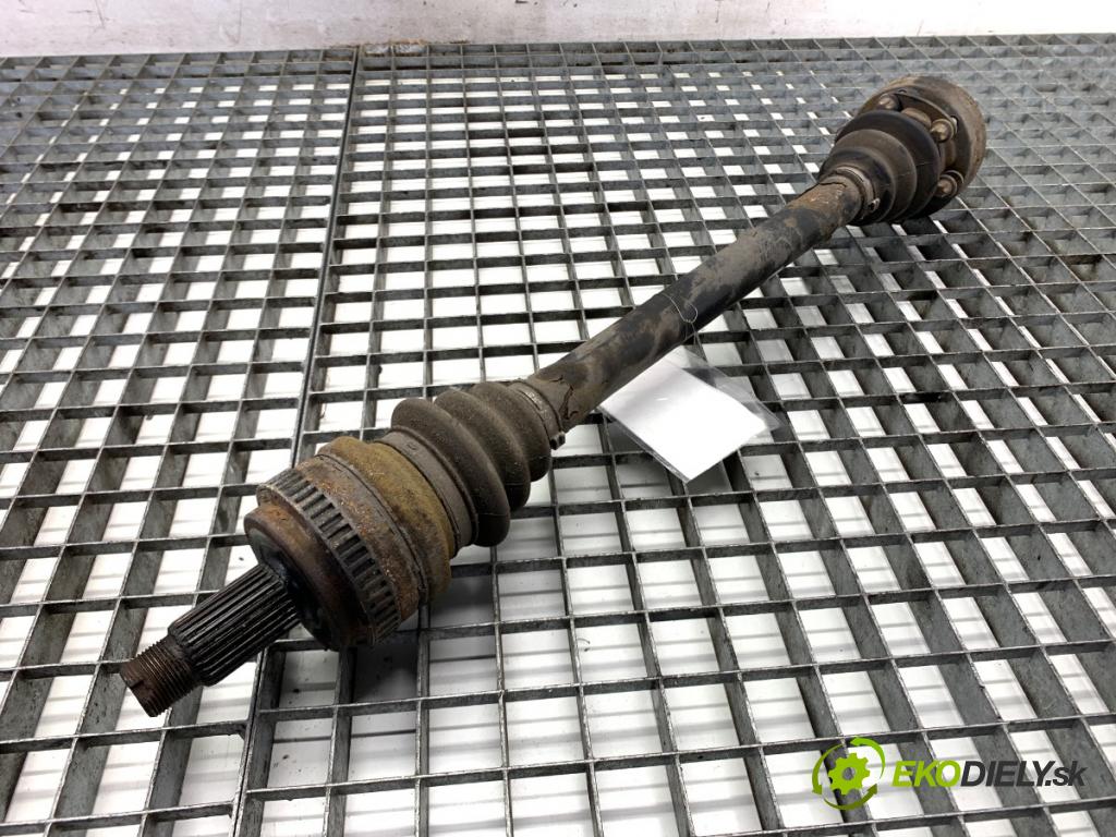 BMW E90 sedan 2005 95 kW 318 i 1995 poloos levý zadní část 7525821