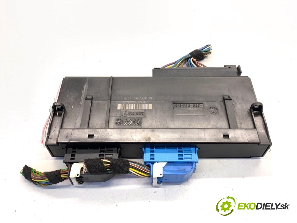 BMW E90 sedan 2005 95 kW 318 i 1995 modul komfortu 6983302 (Komfortní modul)