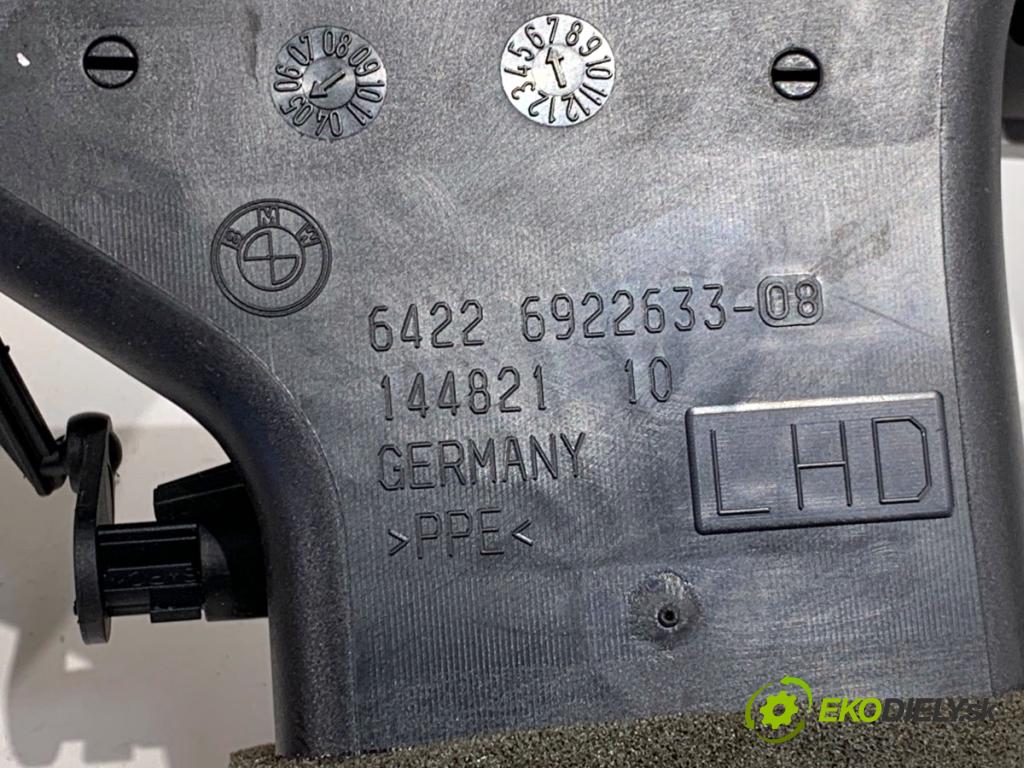 BMW E90 sedan 2005 95 kW 318 i 1995 lišty kryt 7132845 7132376 (Lišta)