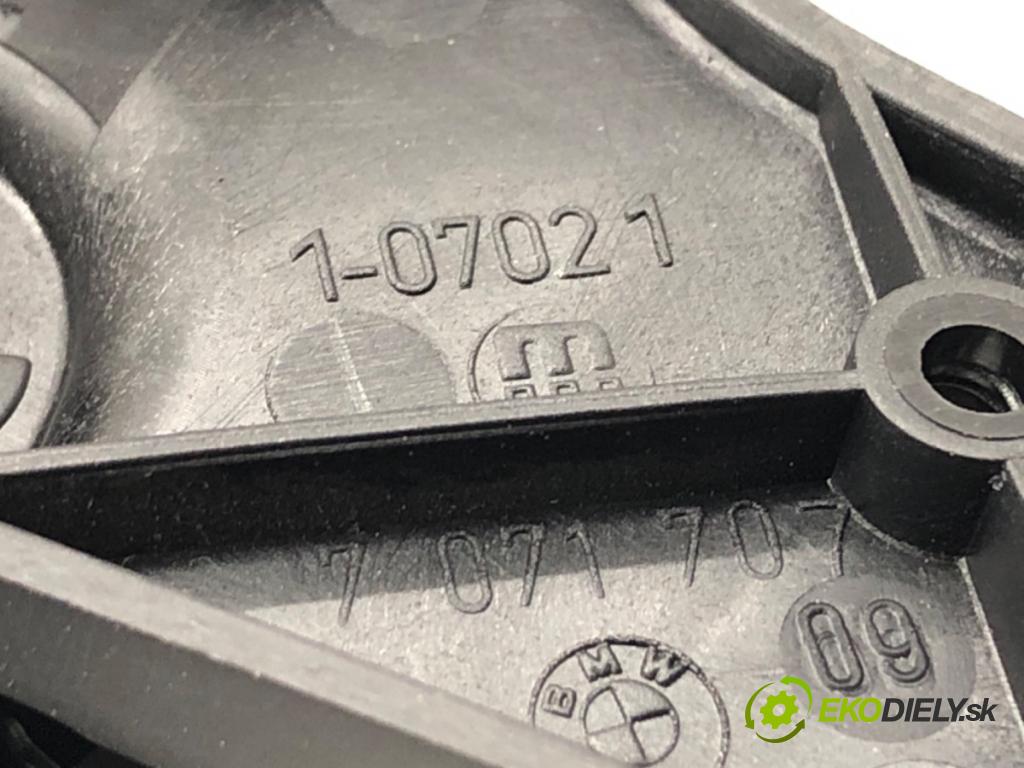 BMW E90 sedan 2005 95 kW 318 i 1995 Lanko kapoty