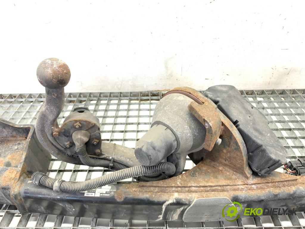 BMW E90 sedan 2005 95 kW 318 i 1995 Hák ťažné zariadenie 6773725 (Ťažné zariadenie)