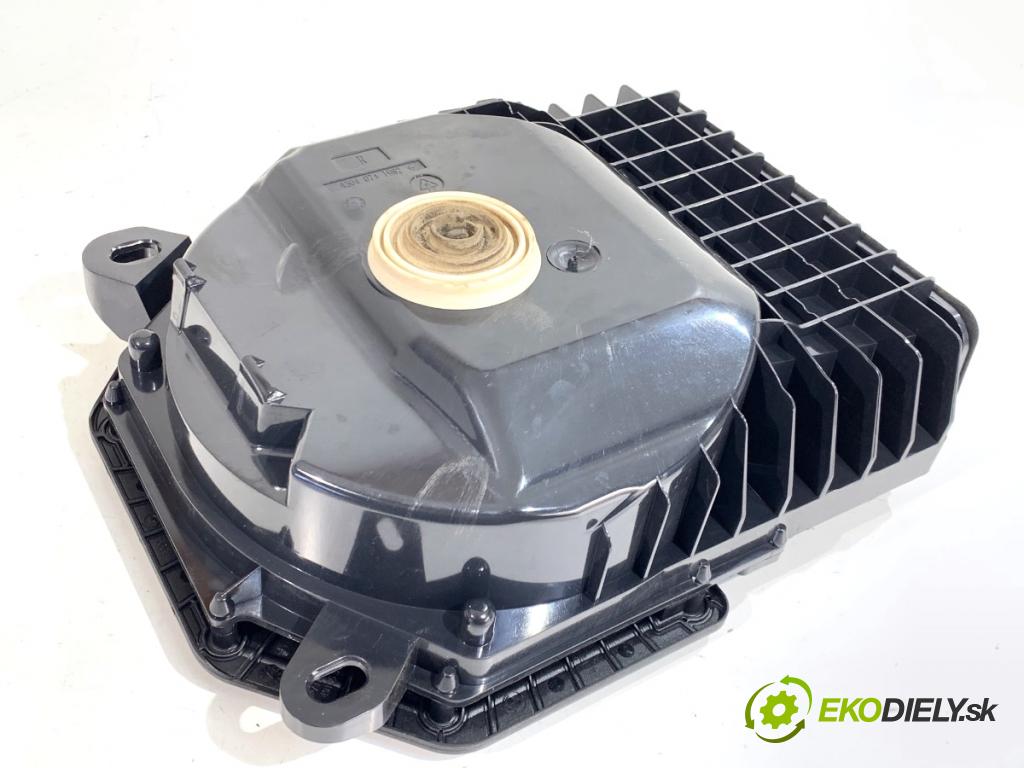 BMW E90 sedan 2005 95 kW 318 i 1995 reproduktory