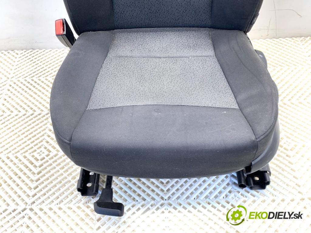 BMW E90 sedan 2005 95 kW 318 i 1995 Sedadlo ľavy predný