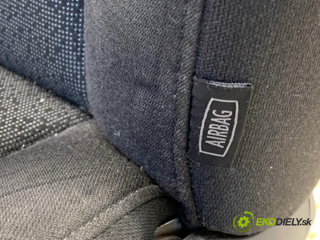 BMW E90 sedan 2005 95 kW 318 i 1995 Sedadlo ľavy predný