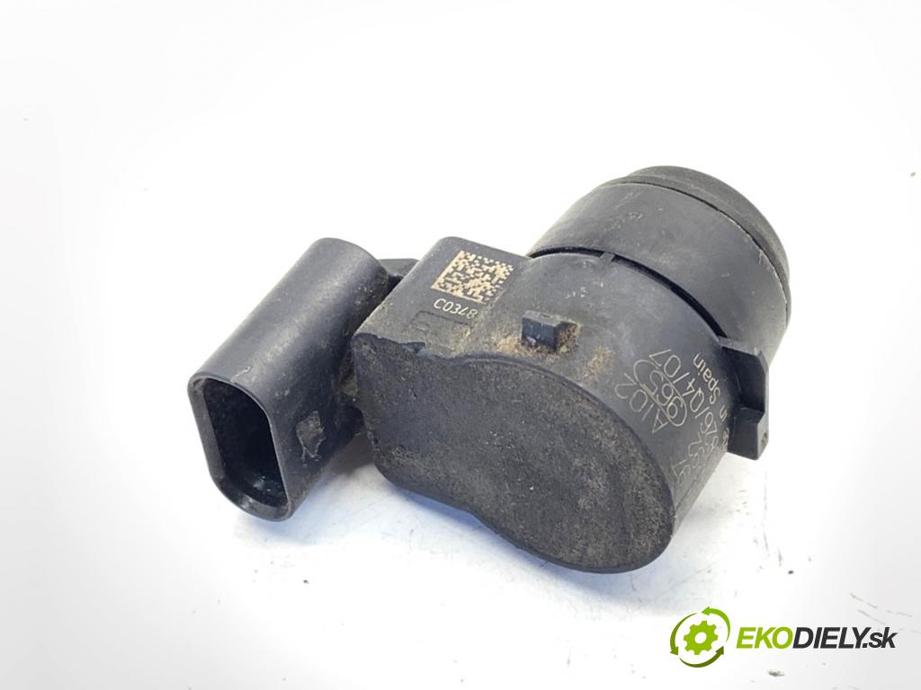 BMW E90 sedan 2005 95 kW 318 i 1995 Snímač PDC 6935597