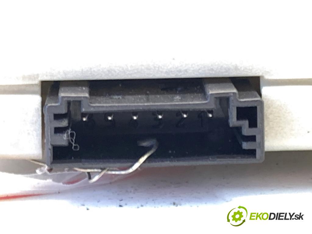 BMW E90 sedan 2005 95 kW 318 i 1995 ANTENA 6928934