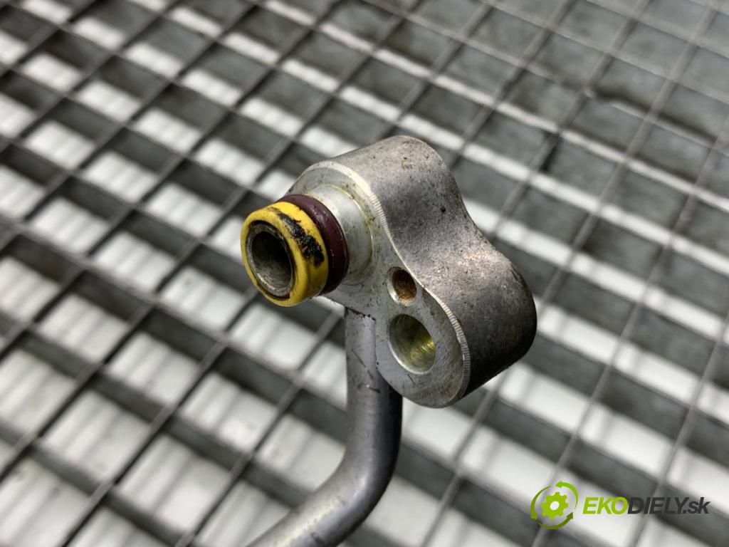 BMW E90 sedan 2005 95 kW 318 i 1995 rúrka klimatizace  (Trubka klimatizace)