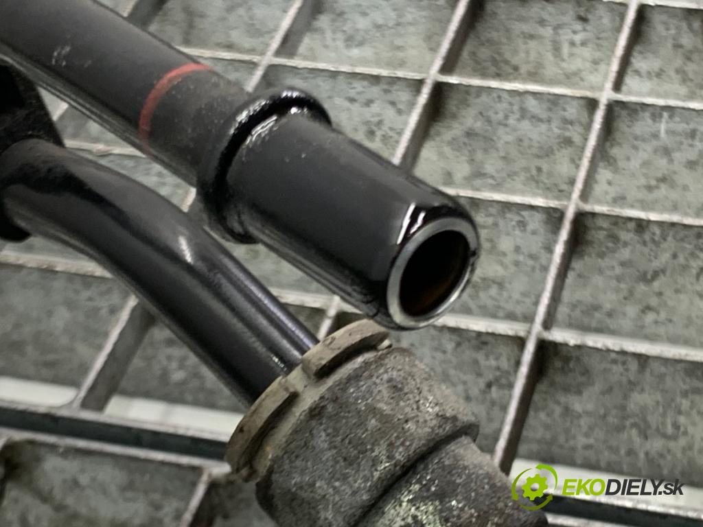 BMW E90 sedan 2005 95 kW 318 i 1995 hadica servočerpadlo  (Rúrka servočerpadla)