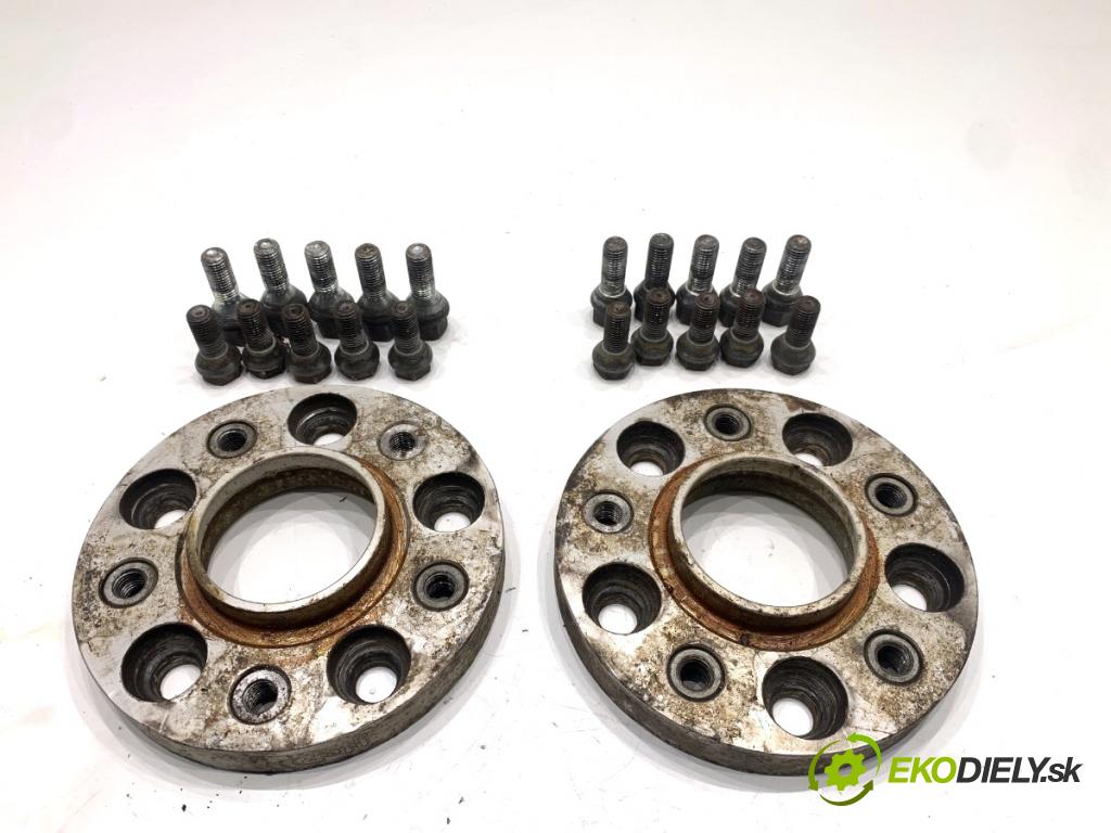 BMW E90 sedan 2005 95 kW 318 i 1995 dištančné 20MM 5X120 40757252