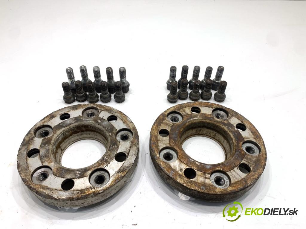 BMW E90 sedan 2005 95 kW 318 i 1995 dištančné 20MM 5X120 40757252