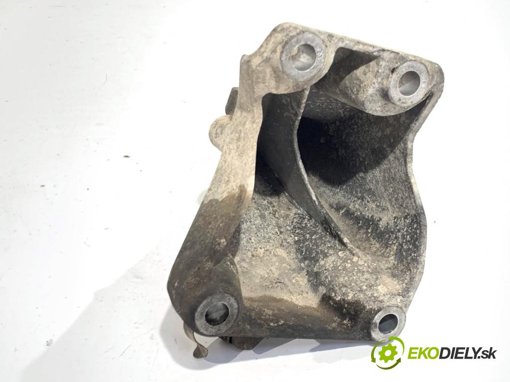 BMW E84 SUV 2013 85 kW sDrive 16 d 1995 Držiak Motor 781916