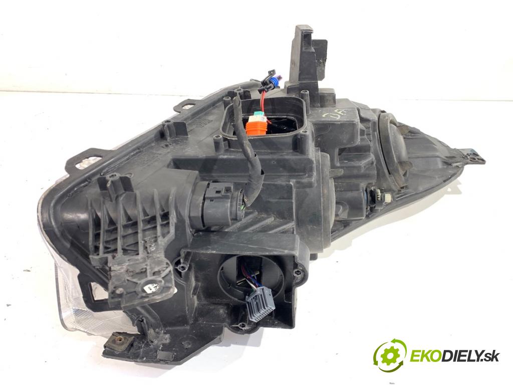 FORD USA ESCAPE III  2017 179 kW 2.0 179 kW [242 KM] 2017 - 2018 1983 světlomet levý přední část XENON