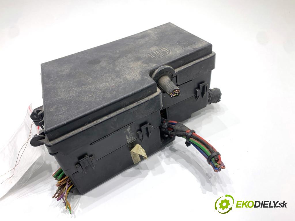 FORD USA ESCAPE III  2017 179 kW 2.0 179 kW [242 KM] 2017 - 2018 1983 skříňka poistková AV6T-14A142-AB (Pojistková skříňka)