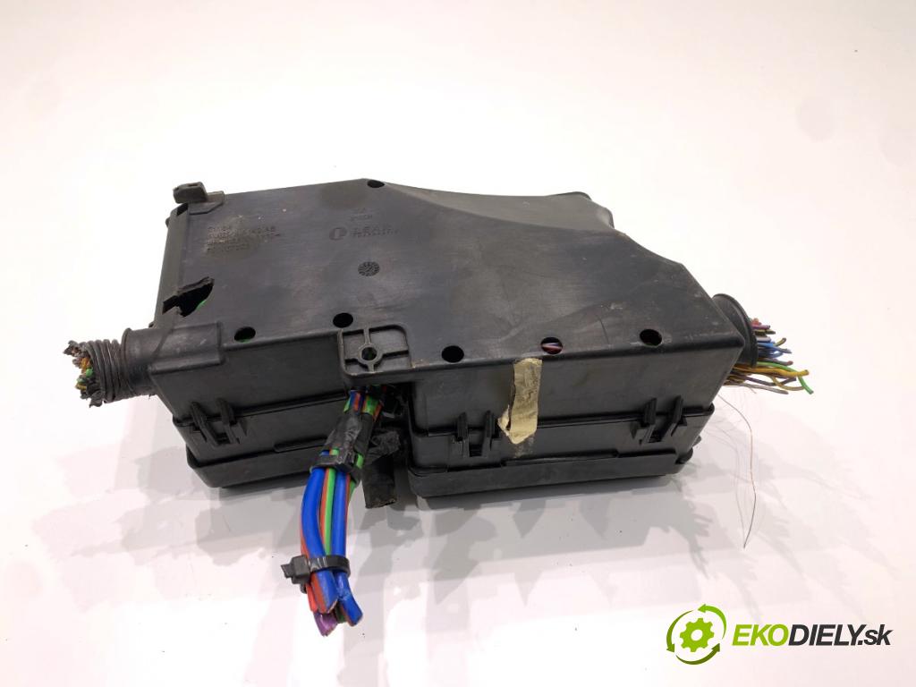 FORD USA ESCAPE III  2017 179 kW 2.0 179 kW [242 KM] 2017 - 2018 1983 skříňka poistková AV6T-14A142-AB (Pojistková skříňka)