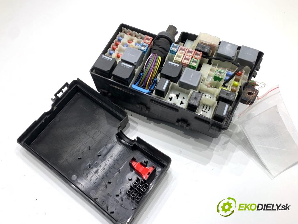 FORD USA ESCAPE III  2017 179 kW 2.0 179 kW [242 KM] 2017 - 2018 1983 skříňka poistková AV6T-14A142-AB (Pojistková skříňka)