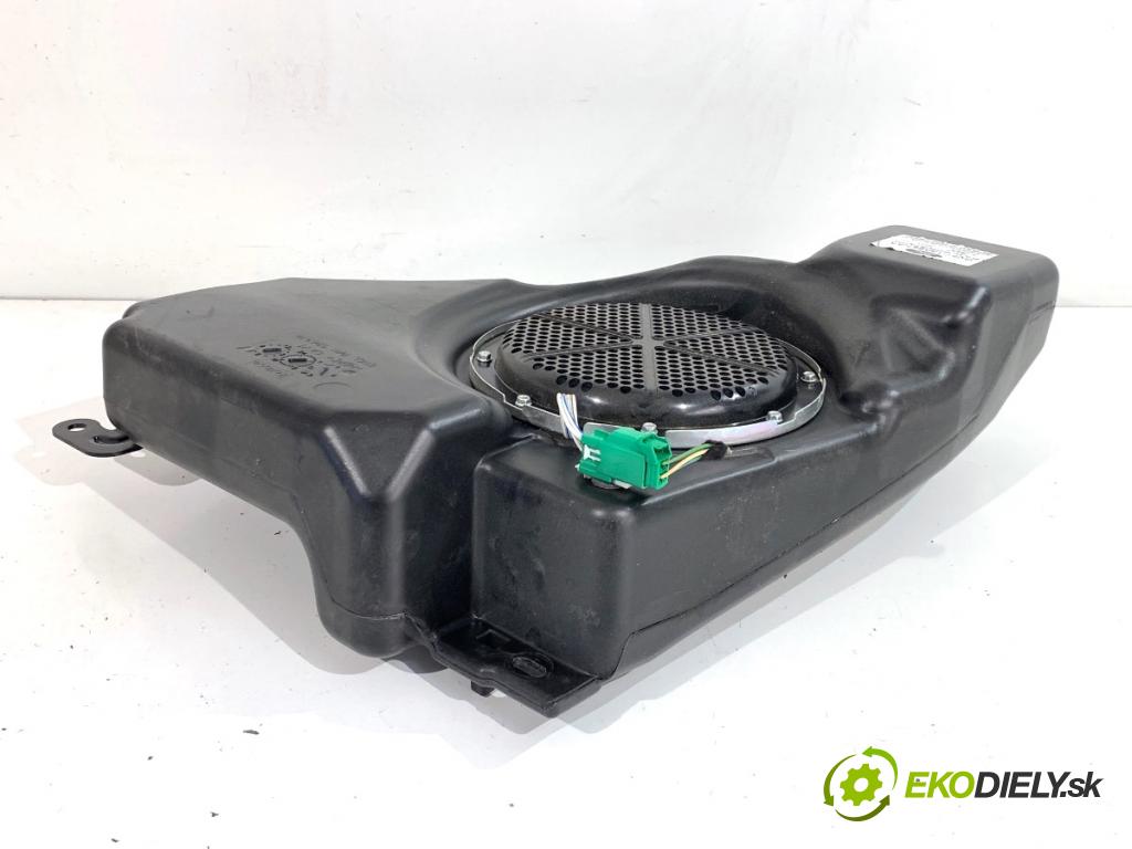 FORD USA ESCAPE III  2017 179 kW 2.0 179 kW [242 KM] 2017 - 2018 1983 subwoofer GV6T-19A067-AA (Audio zařízení)