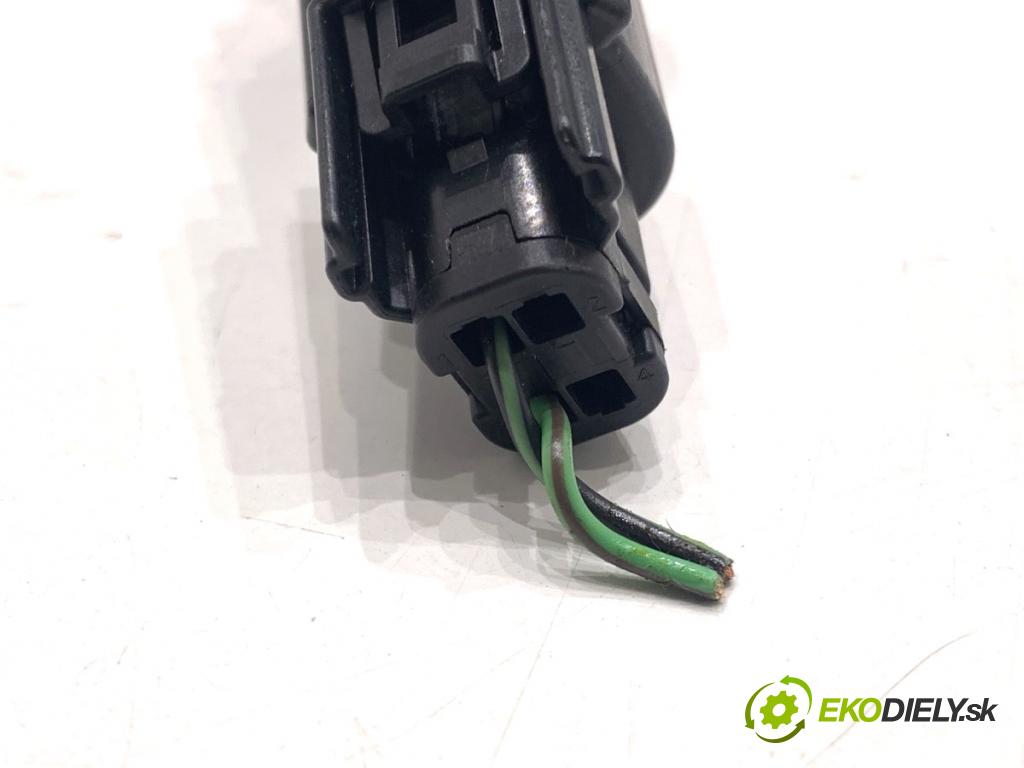 FORD USA ESCAPE III  2017 179 kW 2.0 179 kW [242 KM] 2017 - 2018 1983 světlo zadní část pravá vnitřní GJ54-13A602-AF (Klika dveří ostatní)