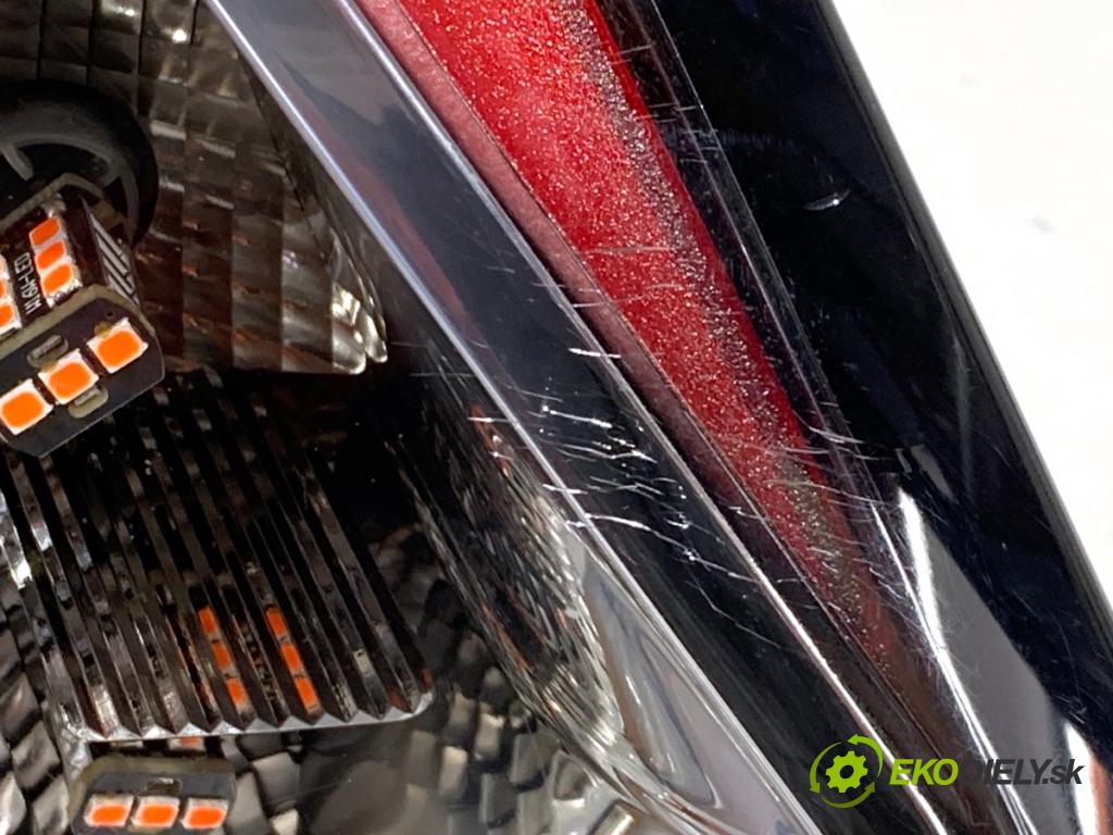 FORD USA ESCAPE III  2017 179 kW 2.0 179 kW [242 KM] 2017 - 2018 1983 Svetlo zad ľavá strana vnútorná  (Kľučka dverí ostatné)