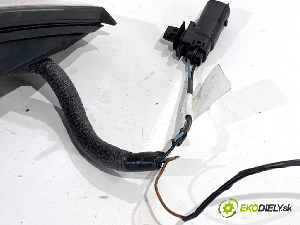 FORD USA ESCAPE III  2017 179 kW 2.0 179 kW [242 KM] 2017 - 2018 1983 Svetlo zad ľavá strana vnútorná  (Kľučka dverí ostatné)