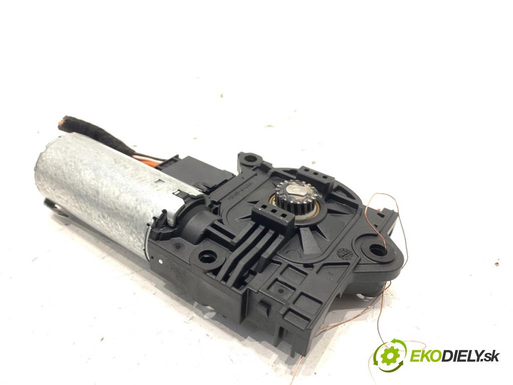 FORD USA ESCAPE III  2017 179 kW 2.0 179 kW [242 KM] 2017 - 2018 1983 Motor strešného okna 10030658A